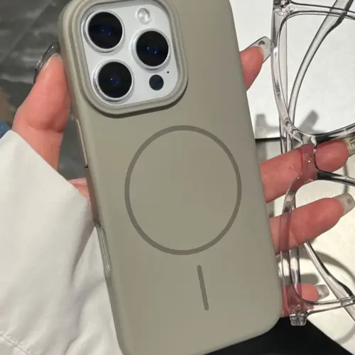 iPhone Paper Slim MagSafe Case